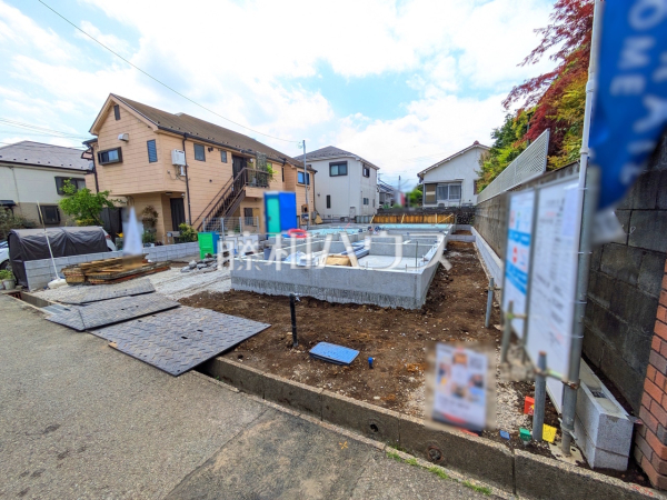 1号棟　外観　【八王子市富士見町】
ここに住む方を想像して、着々と建築しております！　