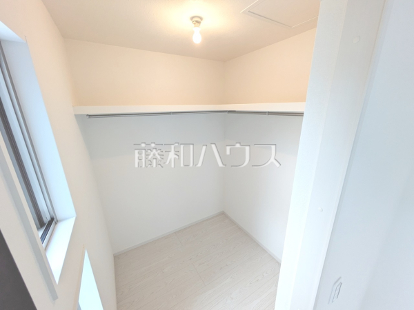 ウォークインクローゼット　【富士見市東みずほ台３丁目】