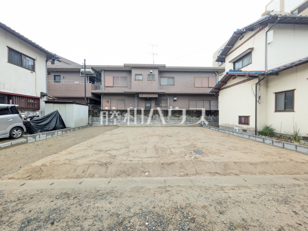 きれいに整備された敷地。これから夢の新邸がここに建ちます。