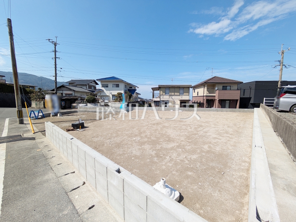 きれいに整備された敷地。これから夢の新邸がここに建ちます。　