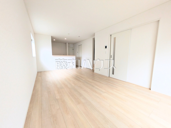 5号棟　リビング　【練馬区大泉町２丁目】