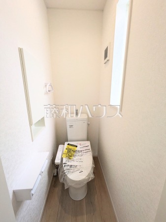 5号棟　トイレ　【練馬区大泉町２丁目】