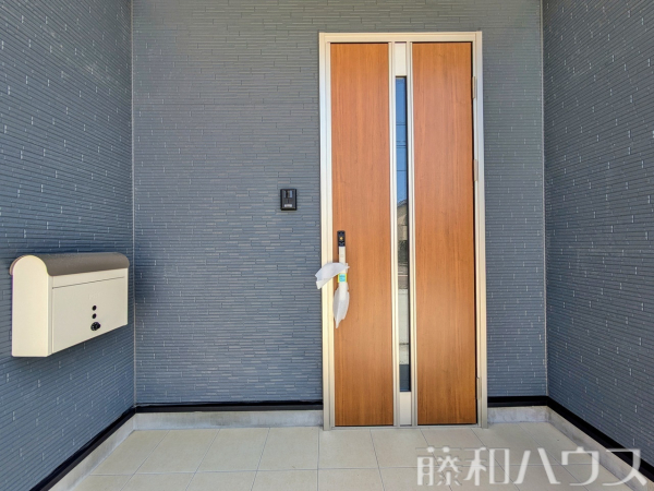 玄関　【小牧市小針２丁目】