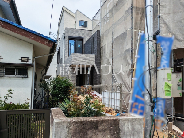B号棟　 ここに住む方を想像して、着々と建築しております！ 　【国立市西１丁目】