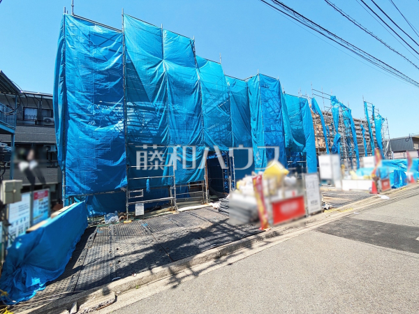 現場風景　【八王子市東浅川町】
見学はしたいけど、なかなか時間が取れない…そんな方に出勤前や仕事終わりにマイホームを見学できるサポートをいたします。　