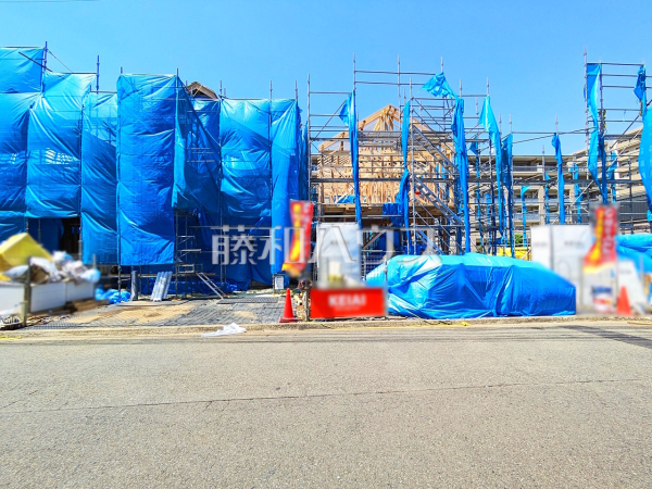 現場風景　【八王子市東浅川町】今なら家の骨組みなど、完成してからでは確認ができないような構造をご覧いただけます！ぜひお問い合わせください。　