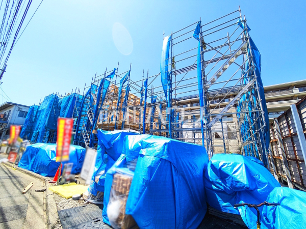 現場風景　【八王子市東浅川町】
まだまだ建築中ですが、ぜひ現地をご覧になりませんか？基礎・上棟の状態は建築中にしかご覧になれません！　