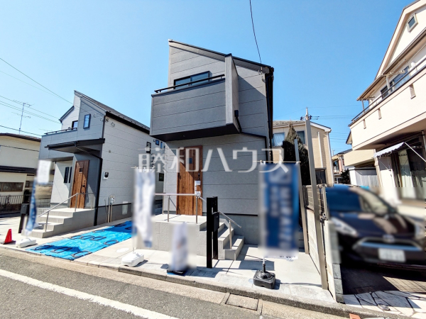 1号棟　外観　【立川市幸町４丁目】
陰影のある外観フォルムに、木目を配し自然の温もりを演出。ナチュラルで質の豊かな印象をもたらします。　