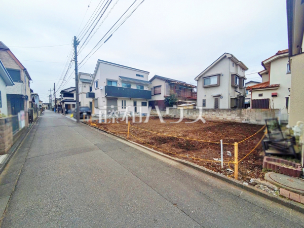 接道状況および現場風景　【小平市仲町】周辺環境や日当たりなど、実際に行ってみないと分からないことも多くございます。営業担当がご案内いたしますので、お気軽にお問い合わせください。
