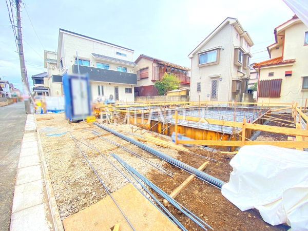 外観　【小平市仲町】
誠心誠意、建築中！物件の内部構造などは今しか見ることができません。是非ご見学のお問合せをお待ちしております！ 