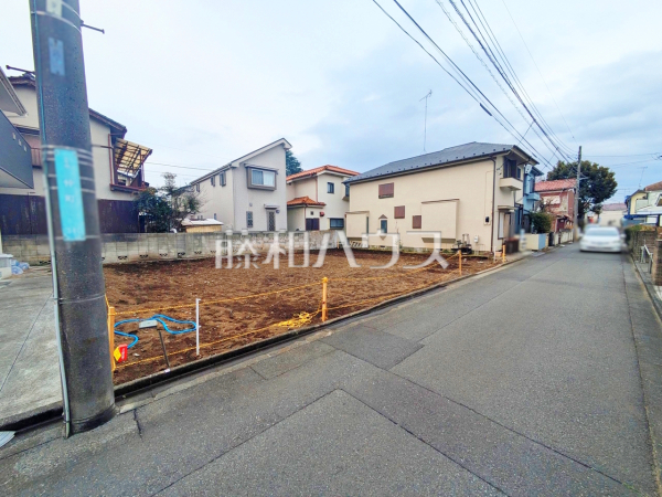 接道状況および現場風景　【小平市仲町】見学はしたいけど、なかなか時間が取れない・・・そんな方に出勤前や仕事終わりにマイホームを見学できるサポートをいたします。

