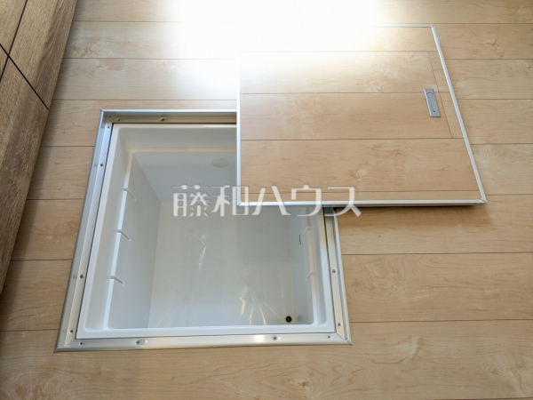キッチンの床下収納　【八王子市絹ケ丘２丁目】