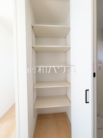 １F廊下の収納　【八王子市絹ケ丘２丁目】