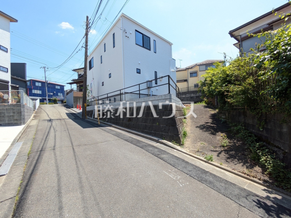 接道状況および現場風景　【八王子市絹ケ丘２丁目】