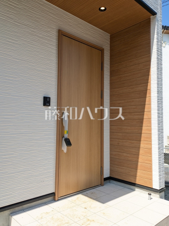 玄関　【八王子市絹ケ丘２丁目】