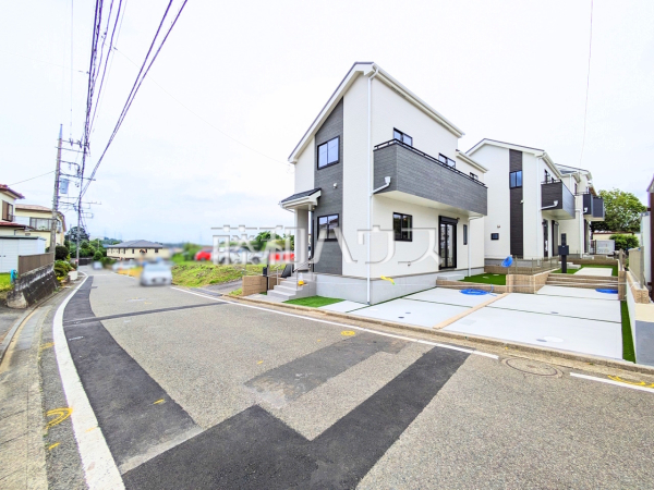 接道状況および現場風景　【多摩市和田】お住まい探しは、家の良し悪しだけでなく周辺環境も重要なポイントです。ぜひ一度お客様の目でご覧ください。