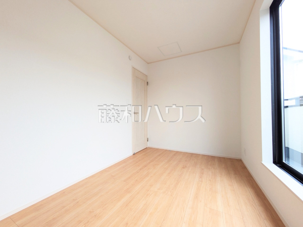 1号棟　居室　【多摩市和田】
全居室南向きで明るく、冬場でも太陽の日差しで室内ぽかぽかです！