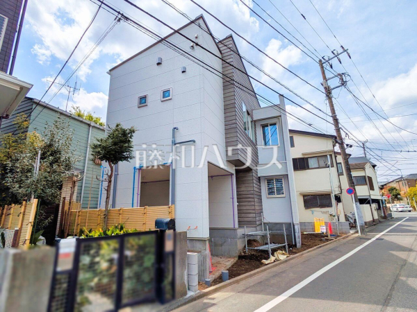 外観　【杉並区本天沼３丁目】 足場が外れて実際の外観が見えてきました。完成までもう少しです。 