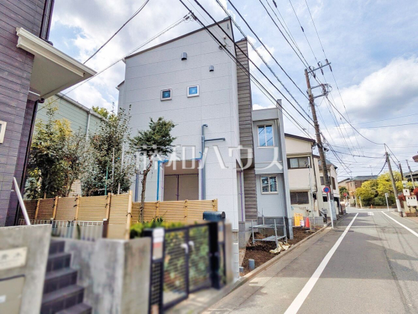外観　【杉並区本天沼３丁目】 見学はしたいけど、なかなか時間が取れない・・・そんな方に出勤前や仕事終わりにマイホームを見学できるサポートをいたします。 