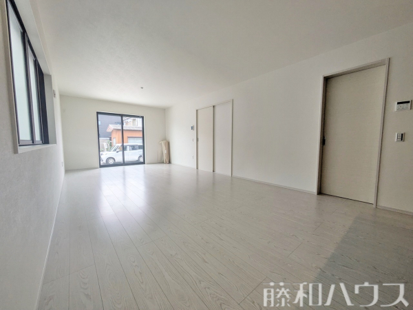 1号棟　リビング　【小牧市新町１丁目】