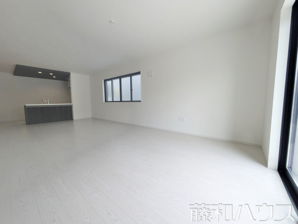 1号棟　リビング　【小牧市新町１丁目】