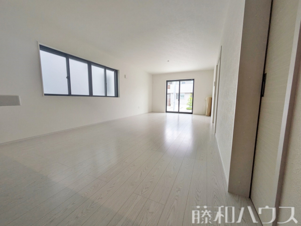 1号棟　リビング　【小牧市新町１丁目】