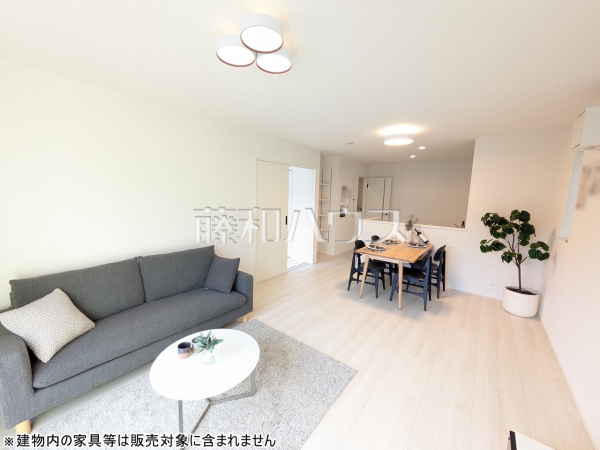 リビング　【北名古屋市熊之庄山の前】