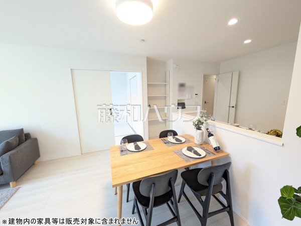 リビング　【北名古屋市熊之庄山の前】