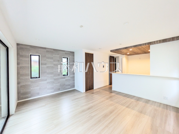 リビング/ナチュラルな色を基調とした落ち着きのあるリビングダイニングは、リラックスできる癒し空間です。　【小金井市貫井南町１丁目】