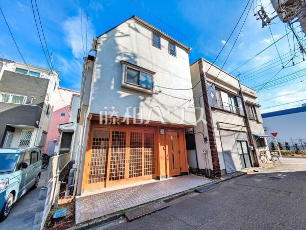 外観　【東久留米市滝山５丁目】 お住まい探しは、家の良し悪しだけでなく周辺環境も重要なポイントです。ぜひ一度お客様の目でご覧ください。 