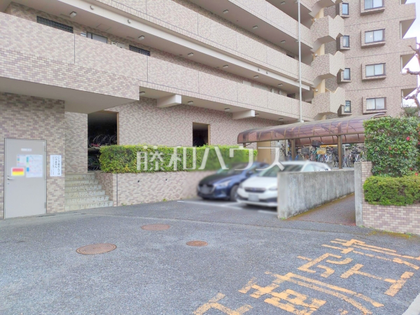駐車場　【レクセル朝霞】平日のご案内も可能です。まずはお気軽にお問合せ下さいませ。
