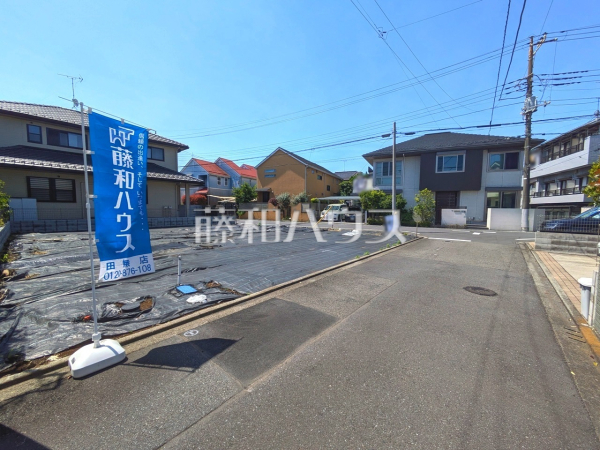 物件の事、諸費用の事など、小さな疑問も担当までお気軽にご連絡・ご相談下さい。【西東京市南町３丁目】接道状況および現場風景　　