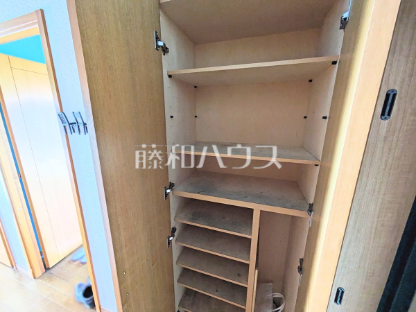 玄関収納　【マイキャッスル大泉中央公園Ⅱ】