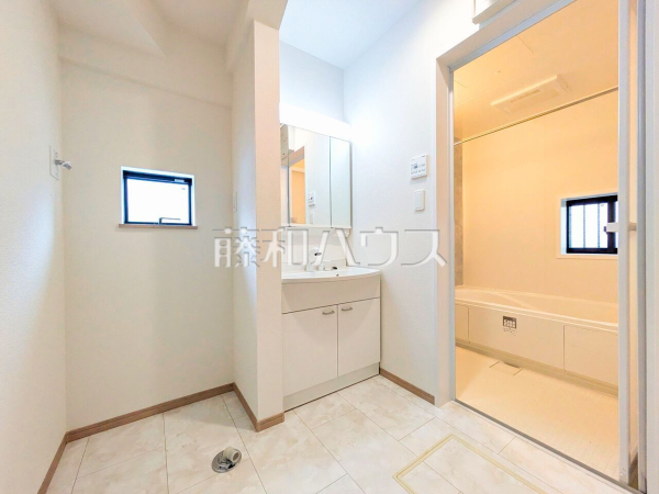 2号棟　洗面室　【東村山市多摩湖町３丁目】