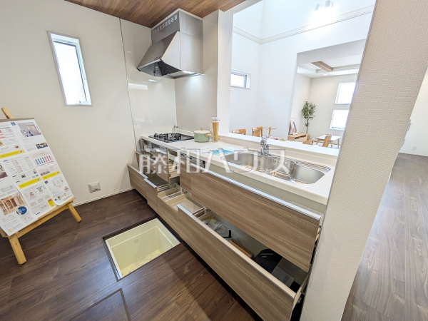 1号棟　キッチン　【福岡市東区八田３丁目】