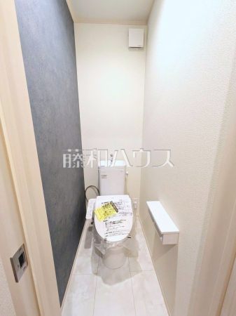 トイレ　【新座市石神５丁目】 見学はしたいけど、なかなか時間が取れない・・・そんな方に出勤前や仕事終わりにマイホームを見学できるサポートをいたします。 