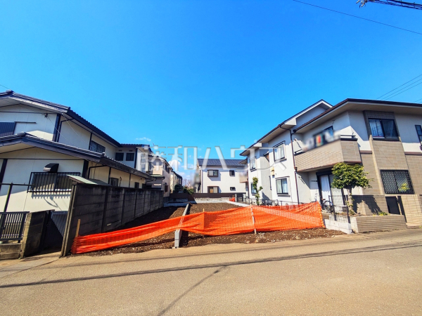 《現場風景》 きれいに整備された敷地。これから夢の新邸がここに建ちます。【調布市深大寺北町５丁目】