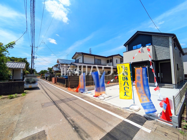 《接道状況》 周辺環境はもちろん、日当たりや設備仕様など、実際に行ってみないと分からないことも多くございます。営業担当がご案内いたしますので、お気軽にお問い合わせください。 【調布市深大寺北町５丁目】