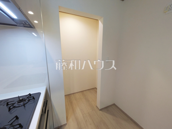 キッチン　【富士見市上沢２丁目】
使いやすくスタイリッシュなシステムキッチンには、毎日お使いになる方の視点が存分に活かされています。　