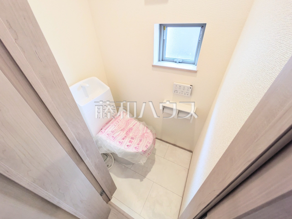 トイレ　【富士見市上沢２丁目】
きれいでさわやか、ウォシュレット付きトイレ　