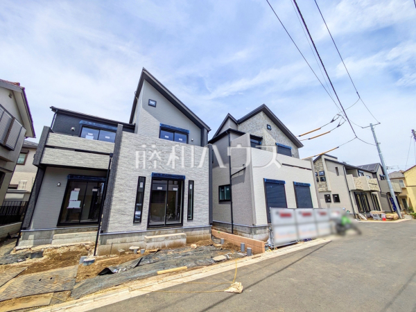 順調に工事が進んでいます。実際の街並みの様子が段々見えて参りました。ぜひ実際に現地をご見学下さいませ。　【国分寺市富士本３丁目】