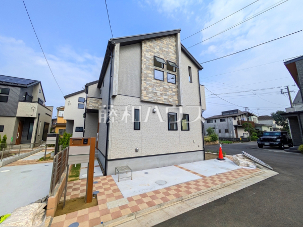 8号棟　生活に溶け込むシンプルなデザインの外観が魅力の新邸です。　【国分寺市富士本３丁目】