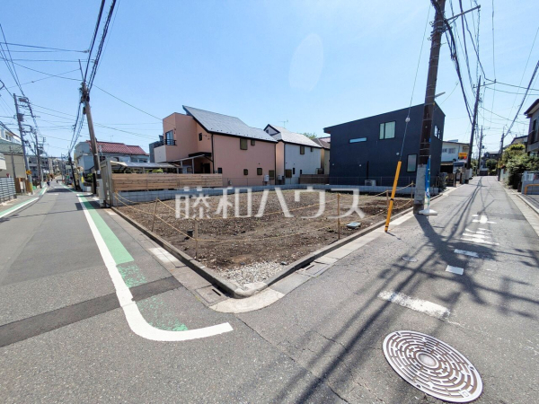 接道状況および現場風景　【杉並区和泉４丁目】 見学はしたいけど、なかなか時間が取れない・・・そんな方に出勤前や仕事終わりにマイホームを見学できるサポートをいたします。 