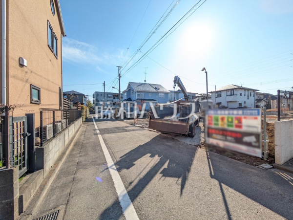 接道状況および現場風景　【国分寺市新町１丁目】お買い物に便利な商業施設も充実のエリアです♪