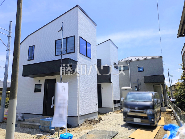 現場風景　【小金井市貫井南町２丁目】順調に工事が進んでいます。実際の街並みの様子が段々見えて参りました。ぜひ実際に現地をご見学下さいませ。　