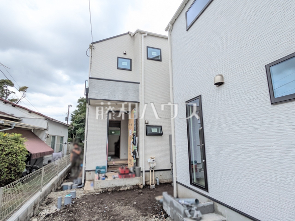 2号棟　外観　【小金井市貫井南町２丁目】見学はしたいけど、なかなか時間が取れない…そんな方に出勤前や仕事終わりにマイホームを見学できるサポートをいたします。
