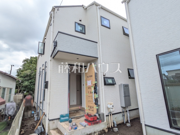 2号棟　外観　【小金井市貫井南町２丁目】まだまだ建築中ですが、ぜひ現地をご覧になりませんか？基礎・上棟の状態は建築中にしかご覧になれません！