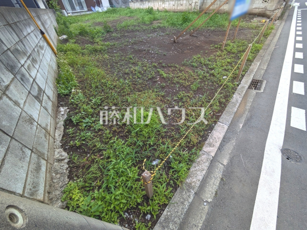 現地写真　【小平市小川町１丁目】
南側が開けているため、お日様の日差しもサンサンと降り注ぎます。