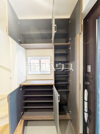 玄関収納　【練馬区谷原３丁目】