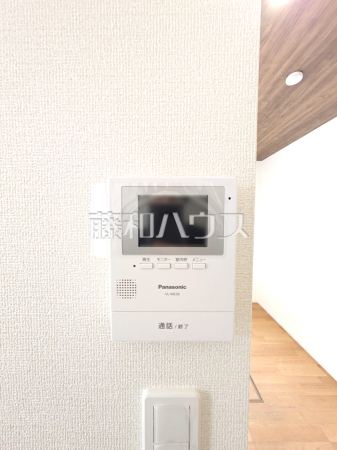 防犯に役立つTVモニター付きインターホン　【練馬区谷原３丁目】